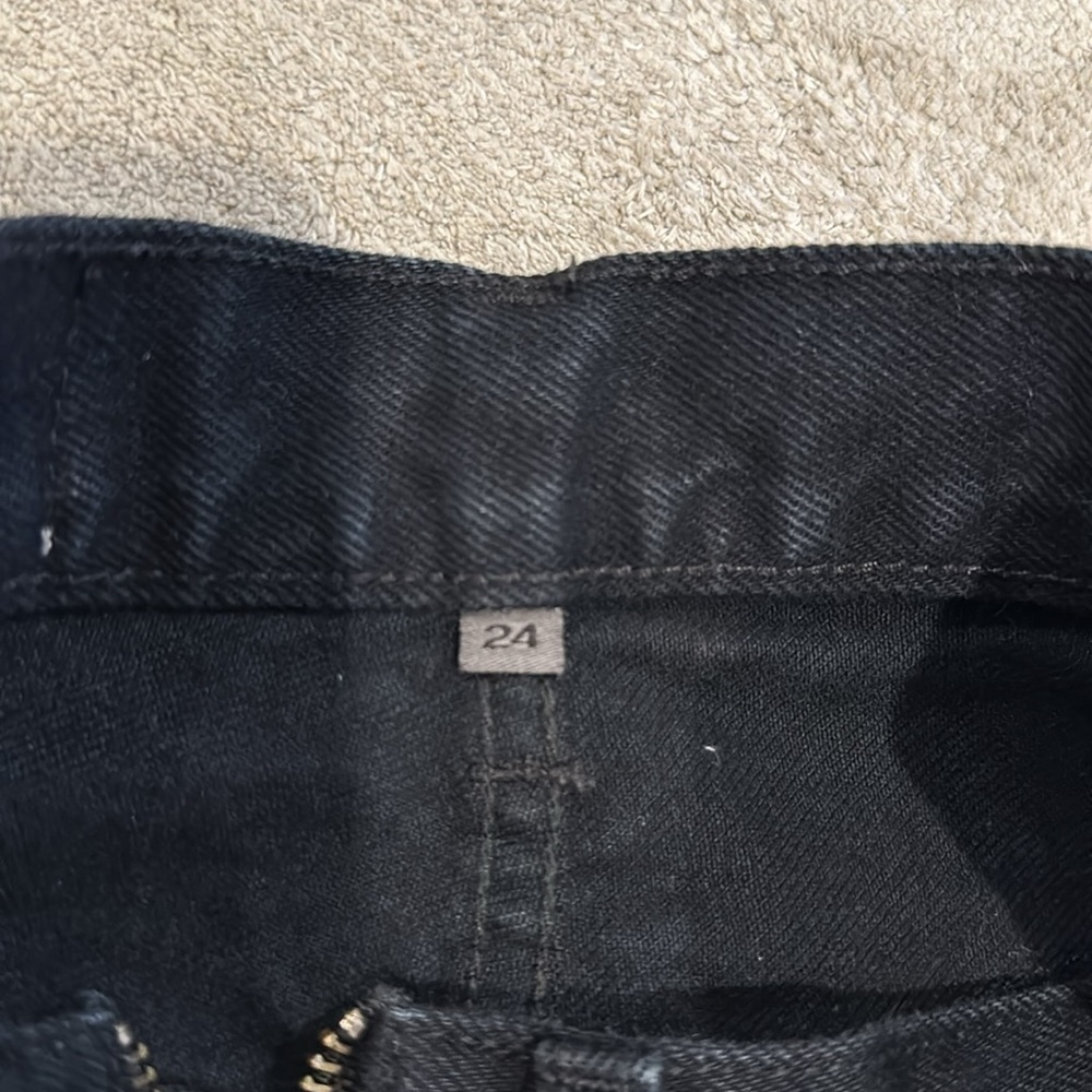 Carmar black denim black skirt.  Zip front accent-size 24- 00 - Picture 4 of 4